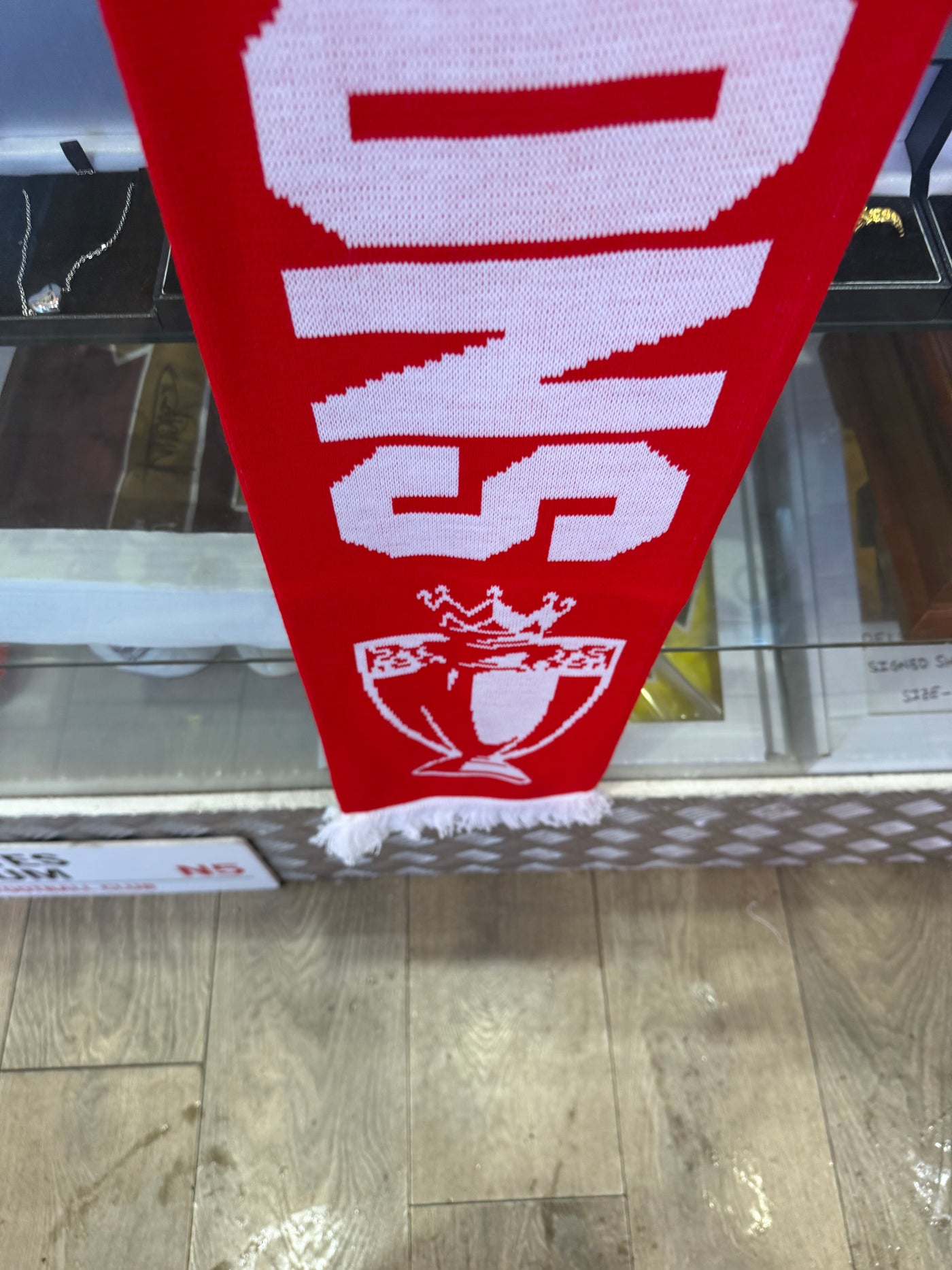 アーセナル プレミアシップチャンピオン スカーフ Arsenal Official Champions Scarf – The Match Day Shop