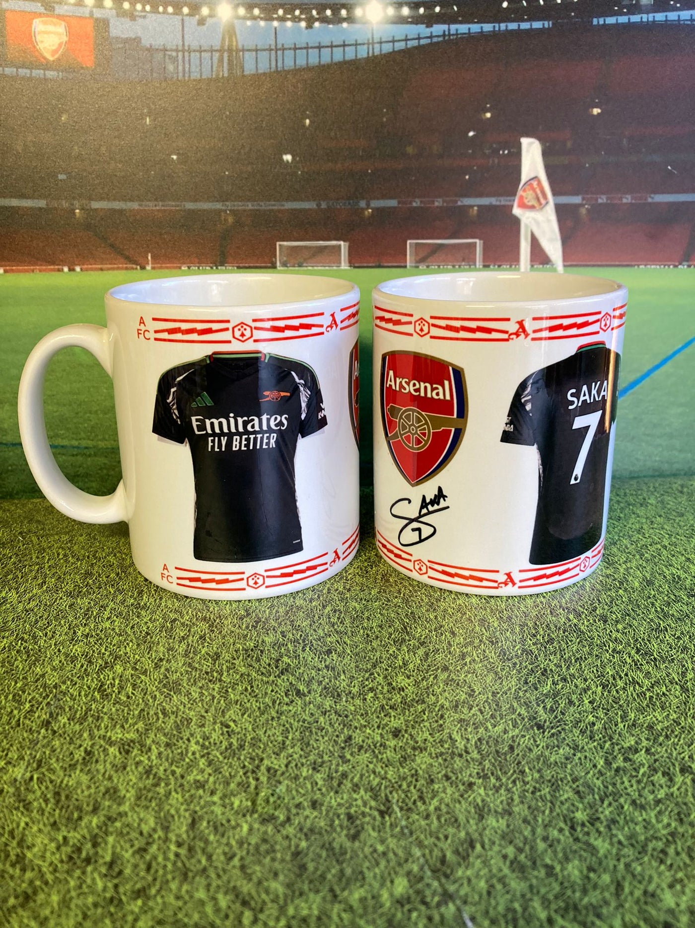 Saka signature mug away