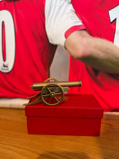 Cannon in gift box