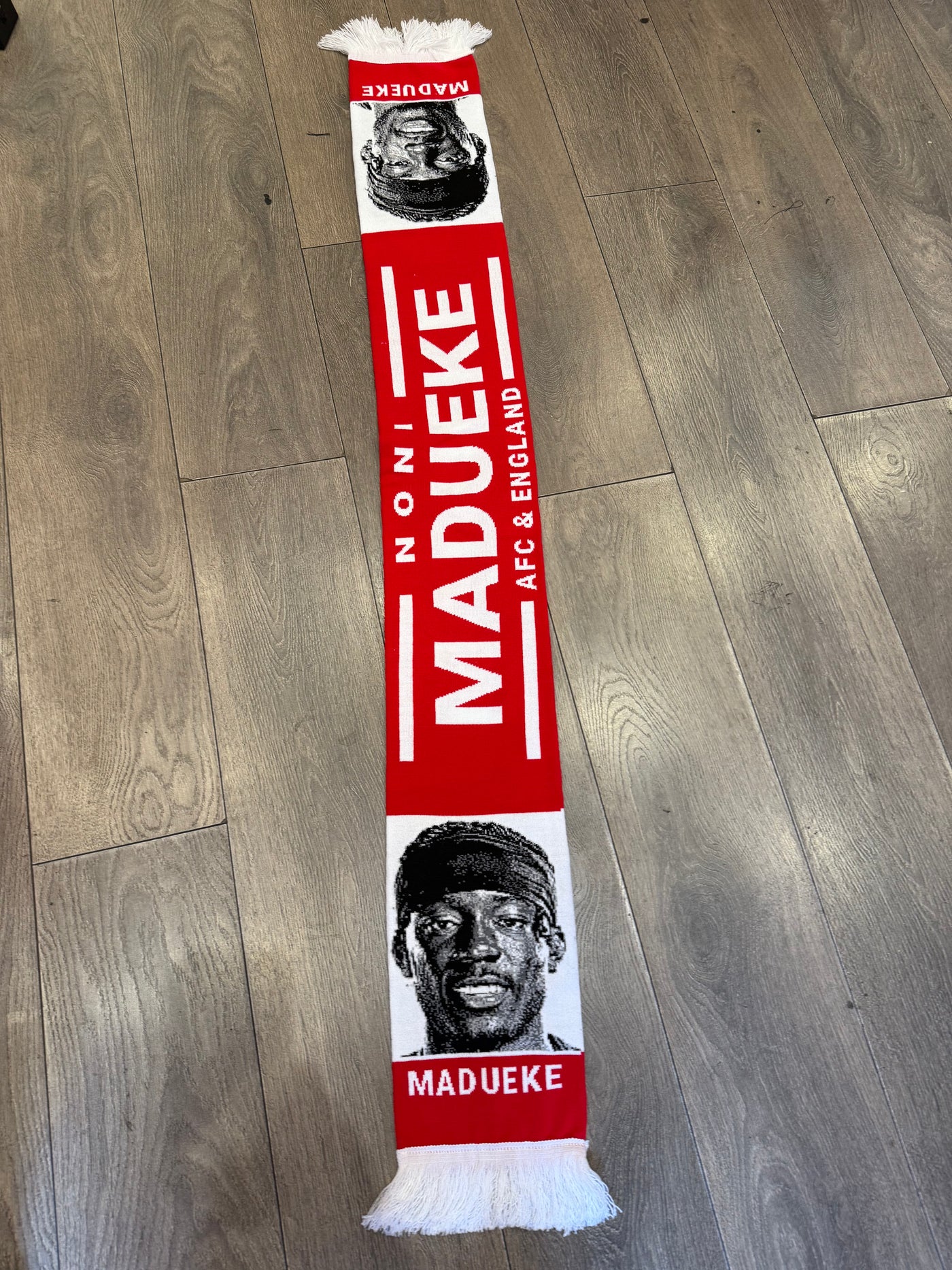 Madueke Scarf
