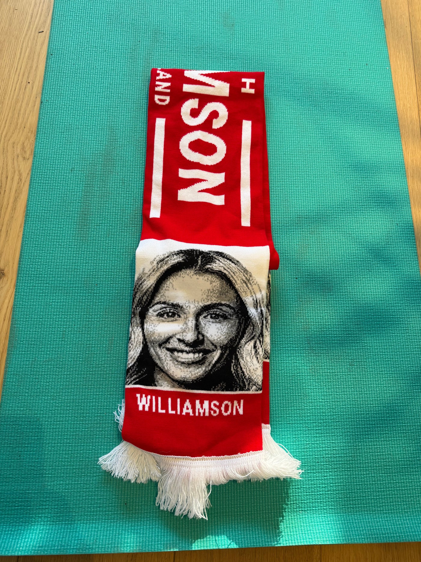 Leah Williamson Jacard Scarf