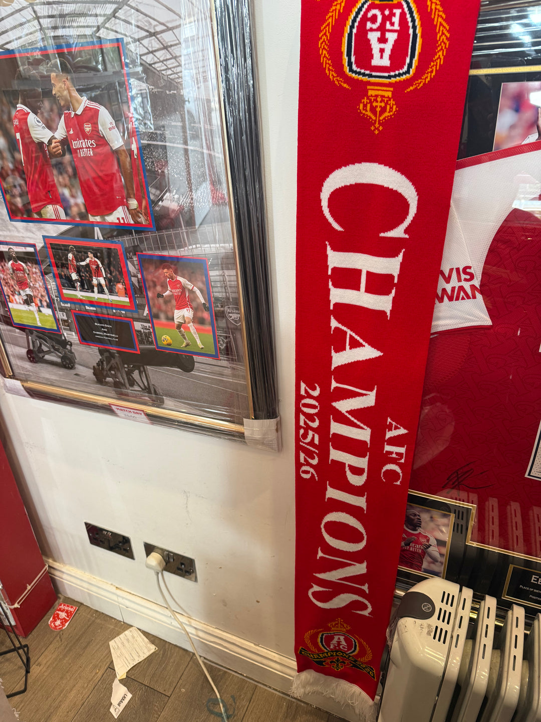 アーセナル プレミアシップチャンピオン スカーフ Arsenal Champions 2026 Scarf. – The Match Day Shop