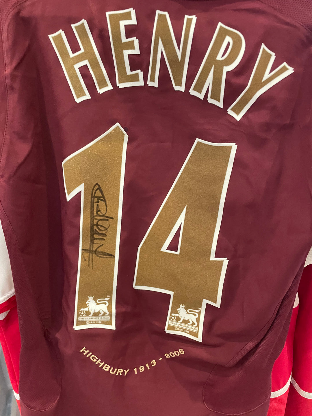 Henry highbury signed shirt – The Match Day Shop